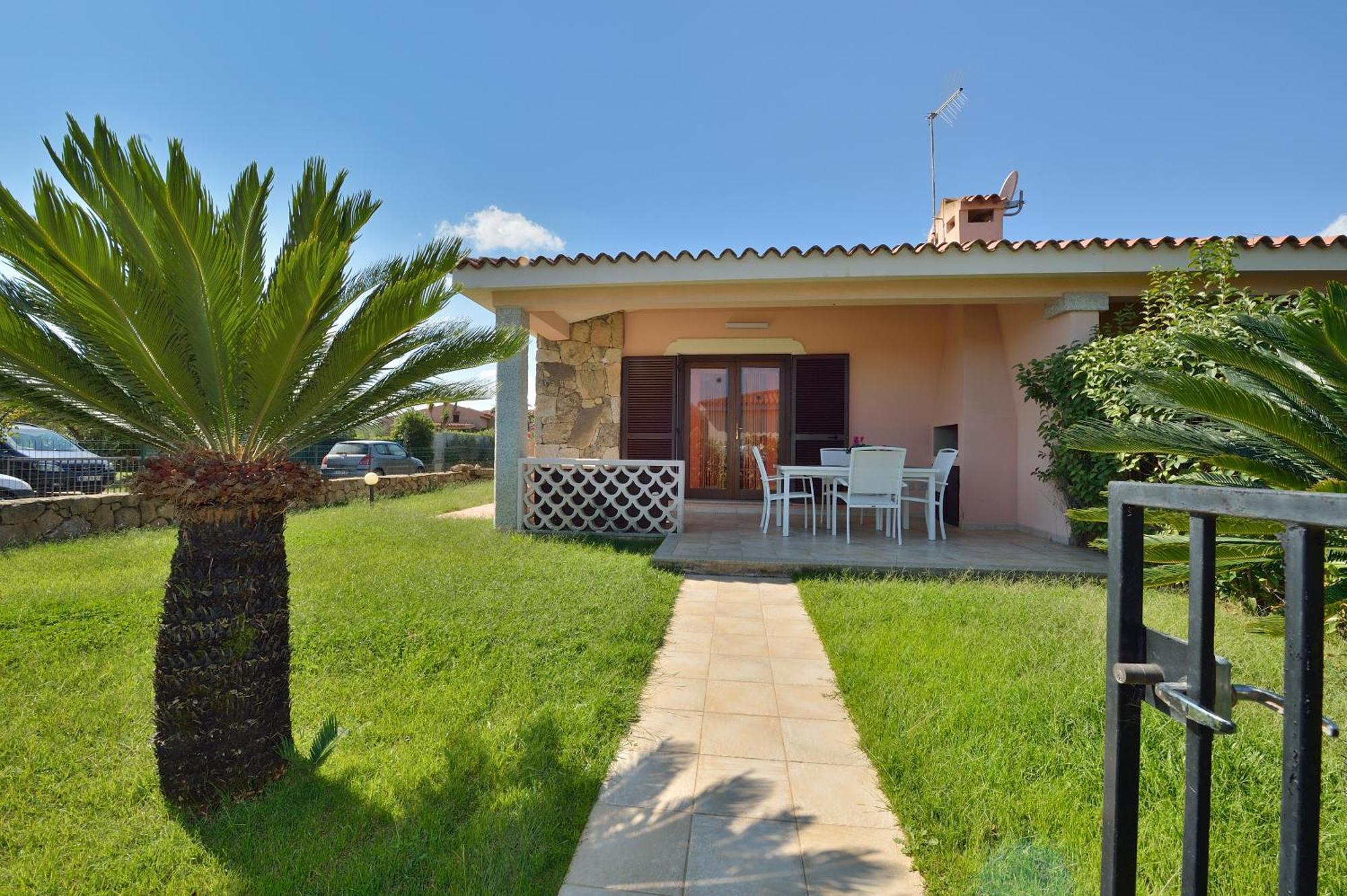 Residence Le Canne San Teodoro  Exteriör bild