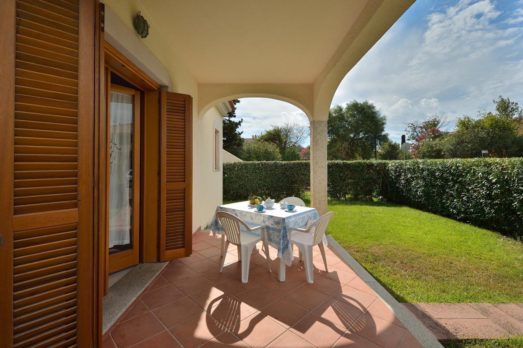 Residence Le Canne San Teodoro  Exteriör bild