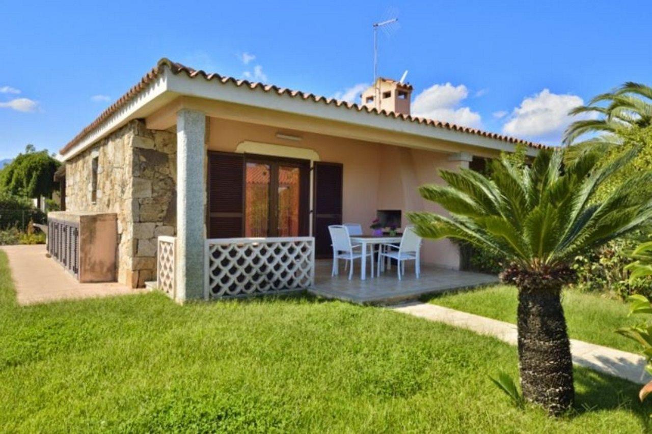 Residence Le Canne San Teodoro  Exteriör bild