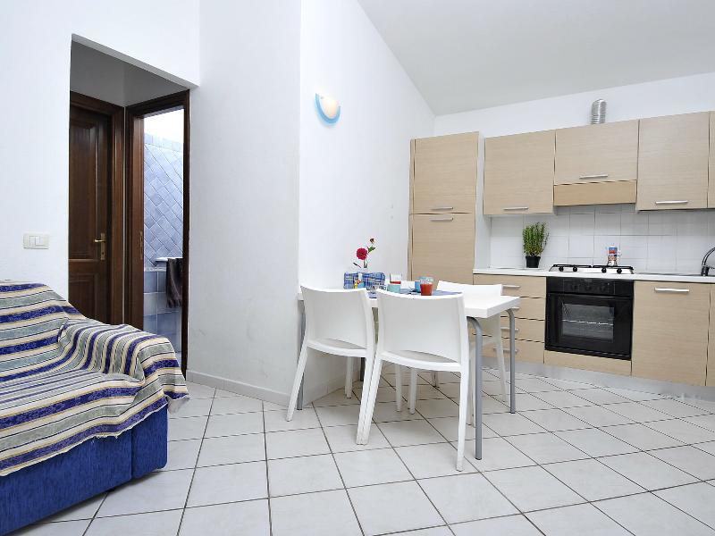 Residence Le Canne San Teodoro  Exteriör bild