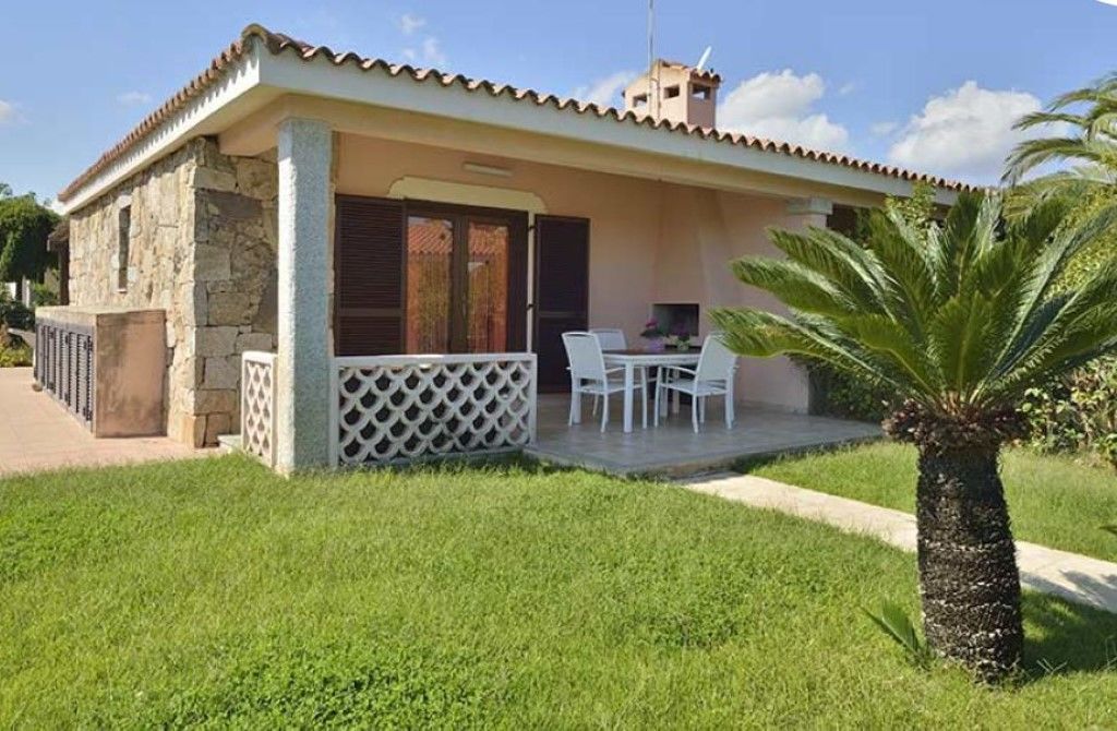 Residence Le Canne San Teodoro  Exteriör bild