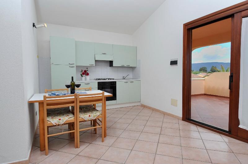 Residence Le Canne San Teodoro  Exteriör bild